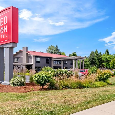 Red Lion Hotel Portland Airport Экстерьер фото