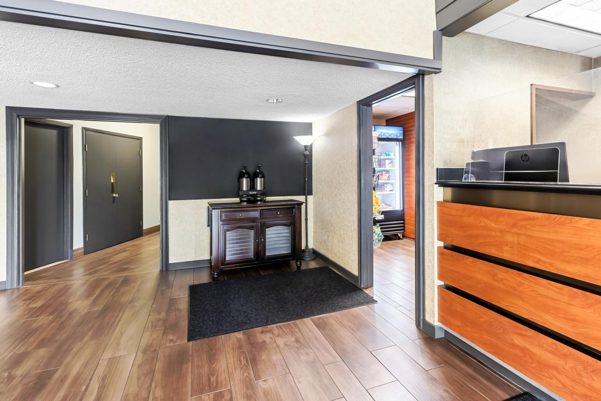 Red Lion Hotel Portland Airport Экстерьер фото